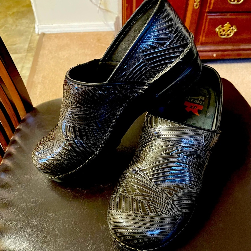 Gently used woman’s dansko’s